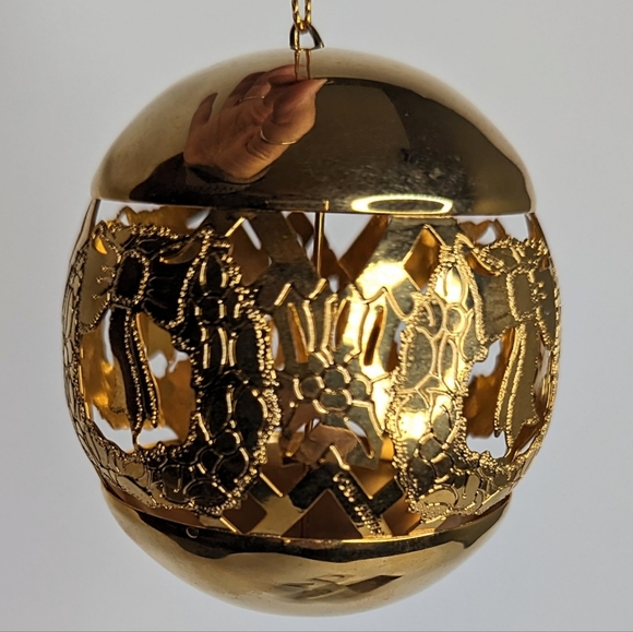 Gorham Christmas Tree Ornament Golden Wreaths 1984 Vintage - Picture 1 of 7
